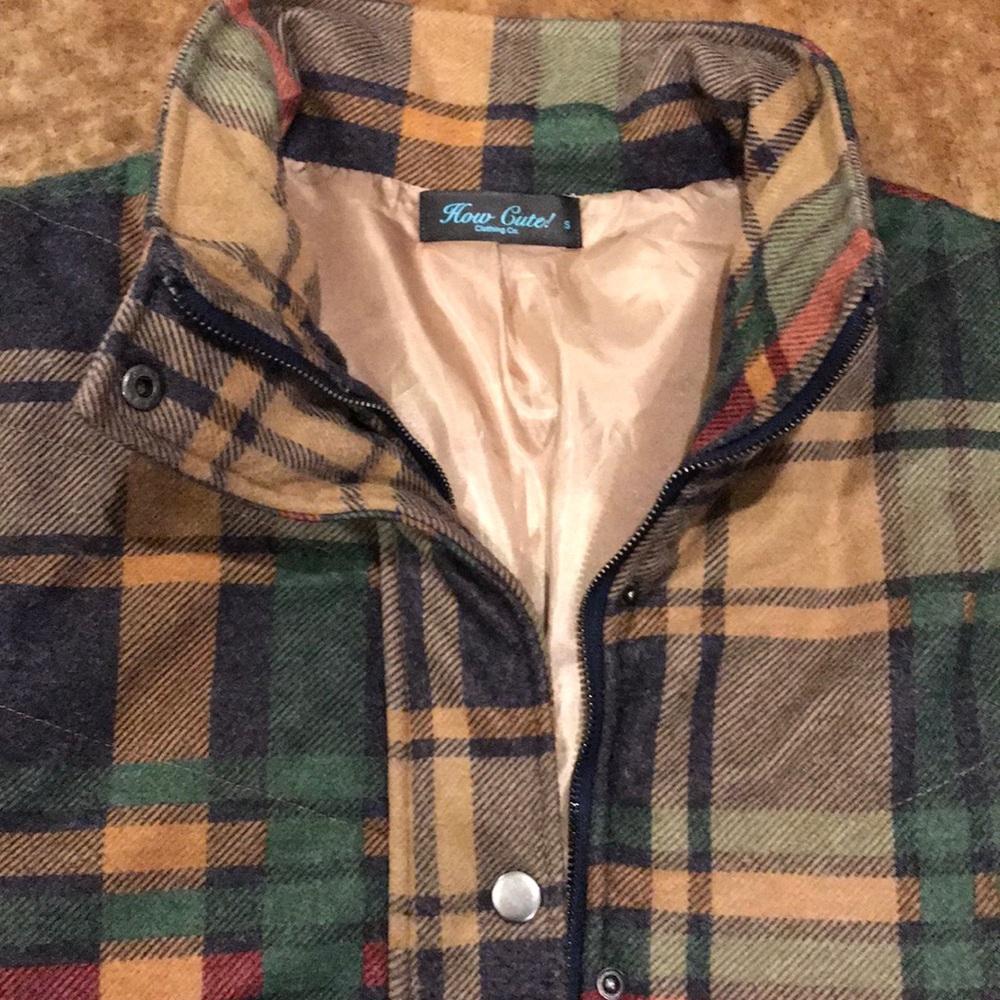 Vest - Picture 2 of 3